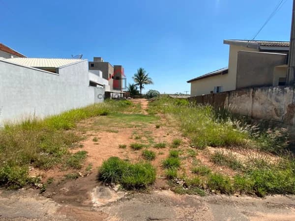 Terreno para Venda em Centro Guaraçaí-SP