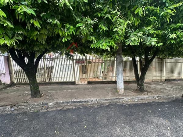 Casa Alvenaria para Venda em Centro Guaraçaí-SP