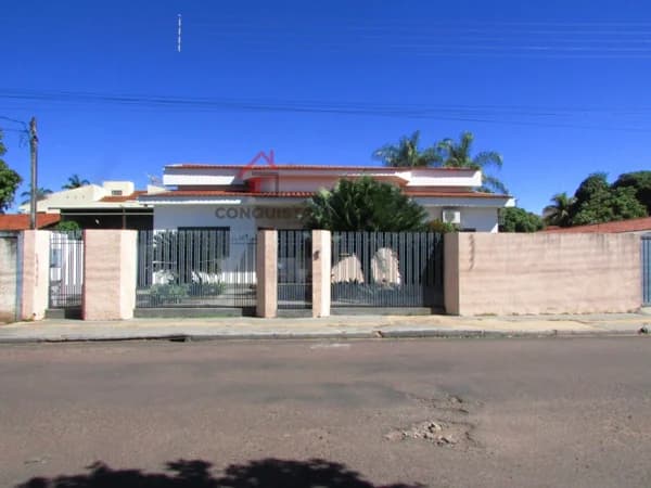 Casa Alvenaria para Venda em Centro Guaraçaí-SP