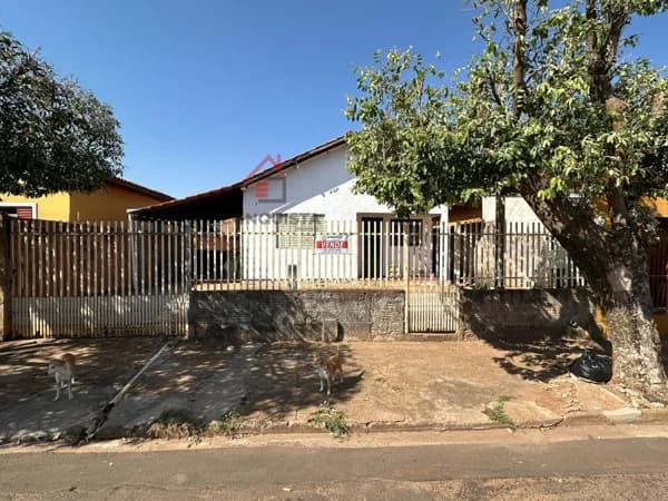 Casa Alvenaria para Venda em Vila Operaria Guaraçaí-SP