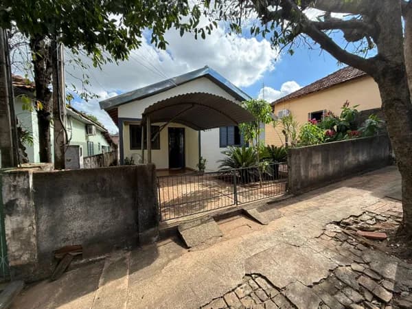 Casa Alvenaria para Venda em Centro Guaraçaí-SP