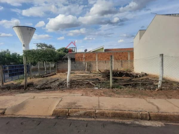 Terreno para Venda em Centro Guaraçaí-SP