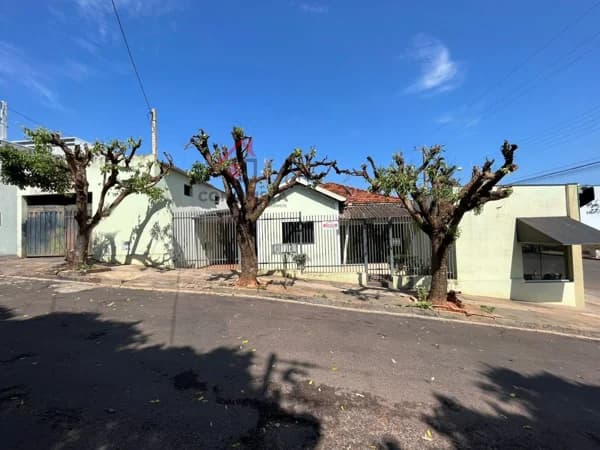 Casa Alvenaria para Venda em Centro Guaraçaí-SP