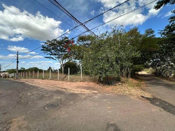 Terreno para Venda em Centro Guaraçaí-SP