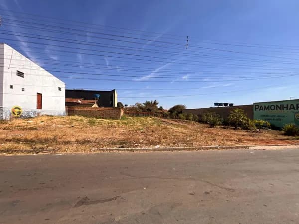 LOTE 10X30 NO GARAVELO | A 500 METROS DA AVENIDA DA PAZ – APARECIDA DE GOIÂNIA
