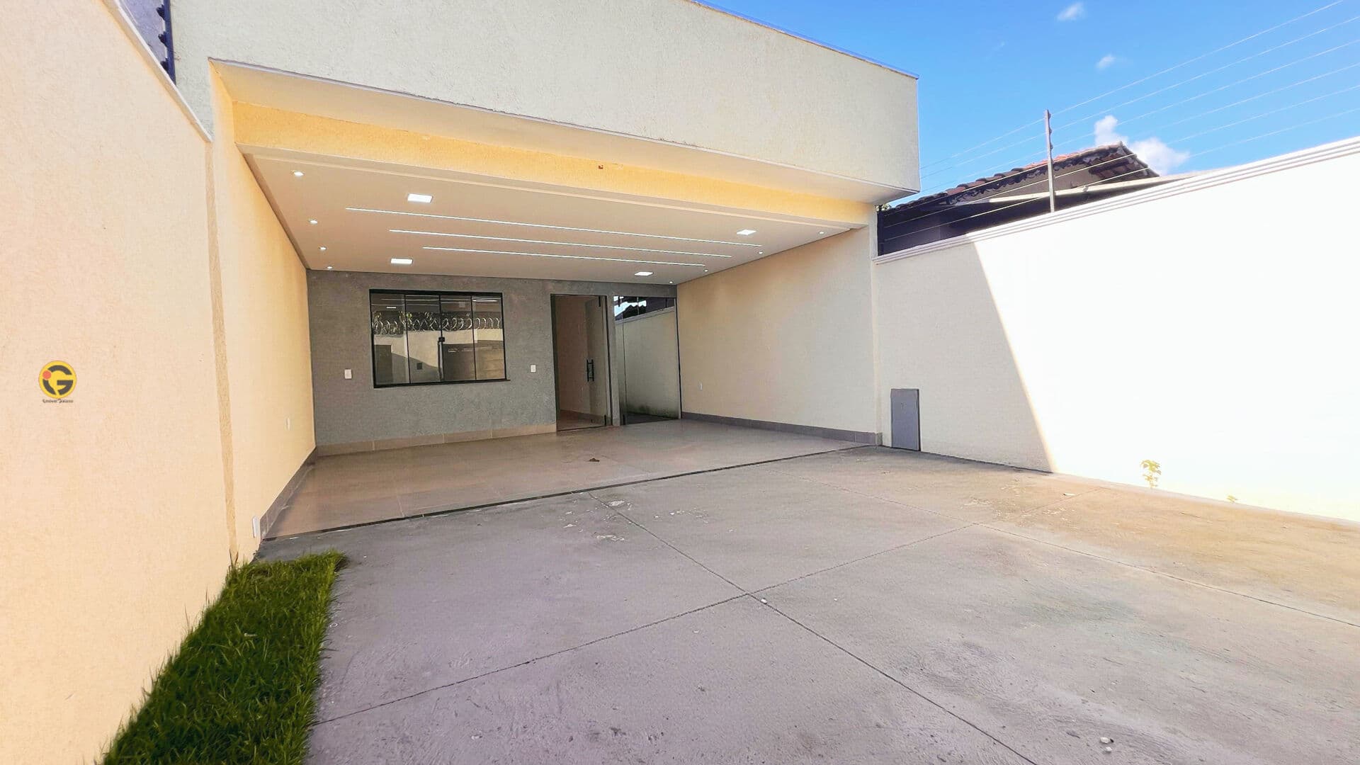 OPORTUNIDADE NO BAIRRO CARDOSO: CASA COM PÉ-DIREITO ALTO, ÁREA GOURMET E GARAGEM PARA 4 CARROS