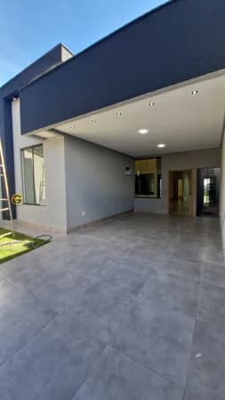 CASA COM 3 SUÍTES PLENAS, PÉ-DIREITO ALTO E ÁREA GOURMET NO JARDIM HELVÉCIA-LOTE INTEIRO