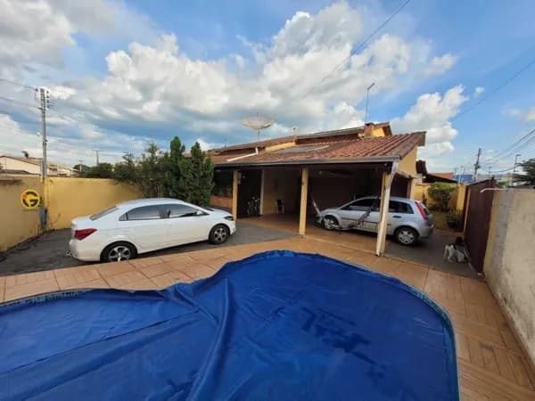 CASA DE ESQUINA COM PISCINA | VILA ALZIRA | APARECIDA DE GOIÂNIA