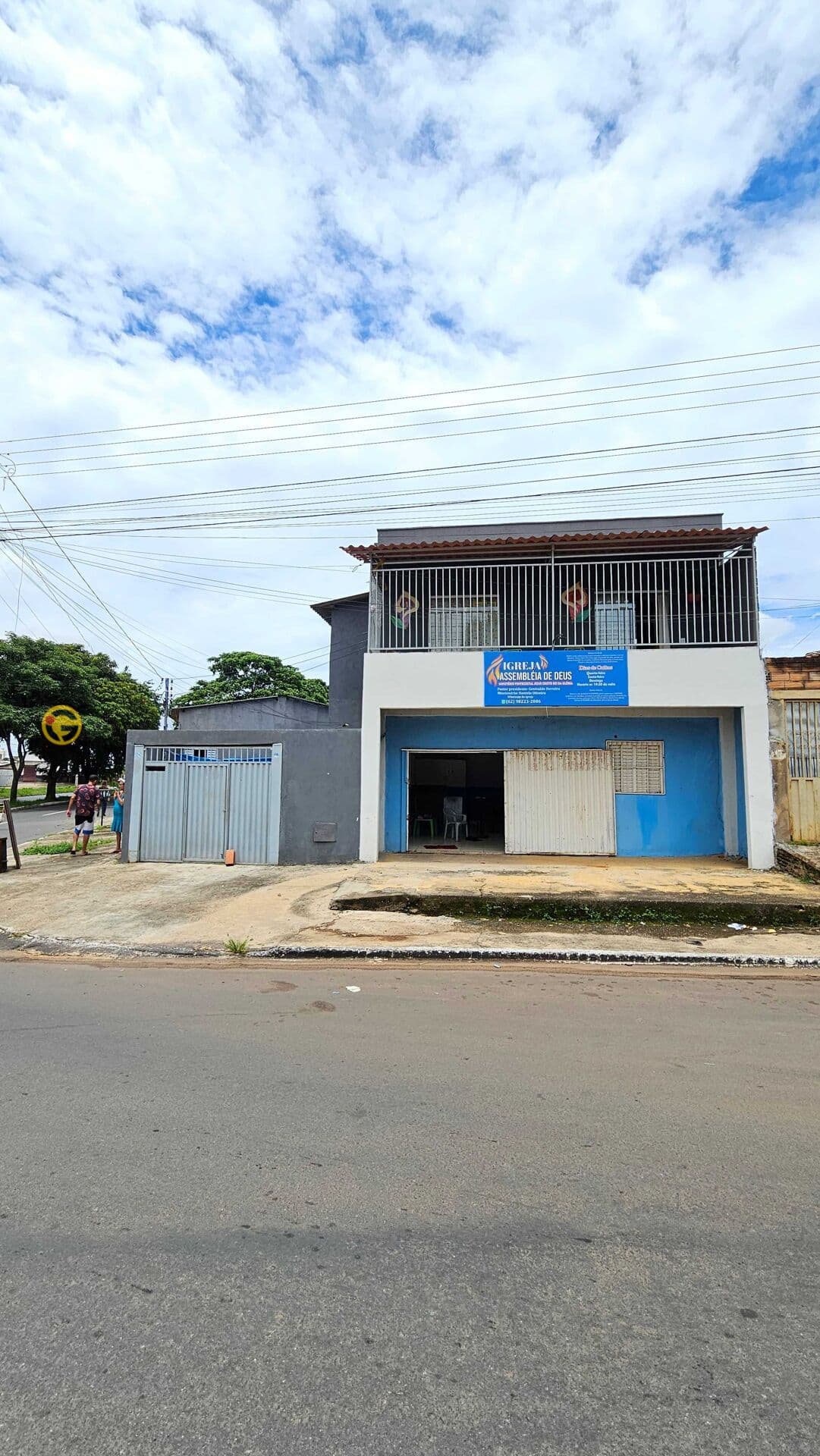 Sobrado Misto – Comercial e Residencial
À venda por R$ 950.000
De frente para a praça no Satélite São Luís, Aparecida de Goiânia