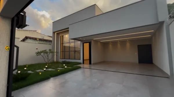 CASA TÉRREA COMPLETA: 3 SUÍTES, PLANEJADOS, PISCINA E 4 VAGAS DE GARAGEM