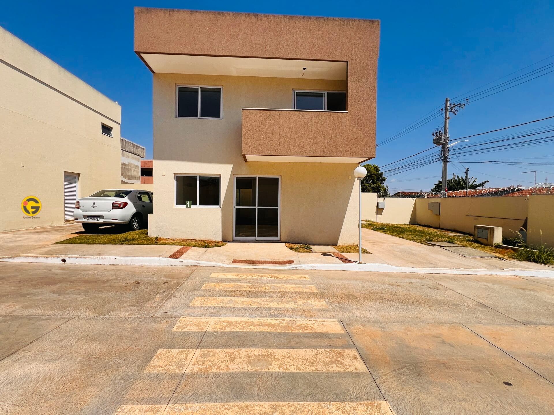 Sobrado 3 suites em Condominio _Jardim Imperial-Aparecida de Goiania.