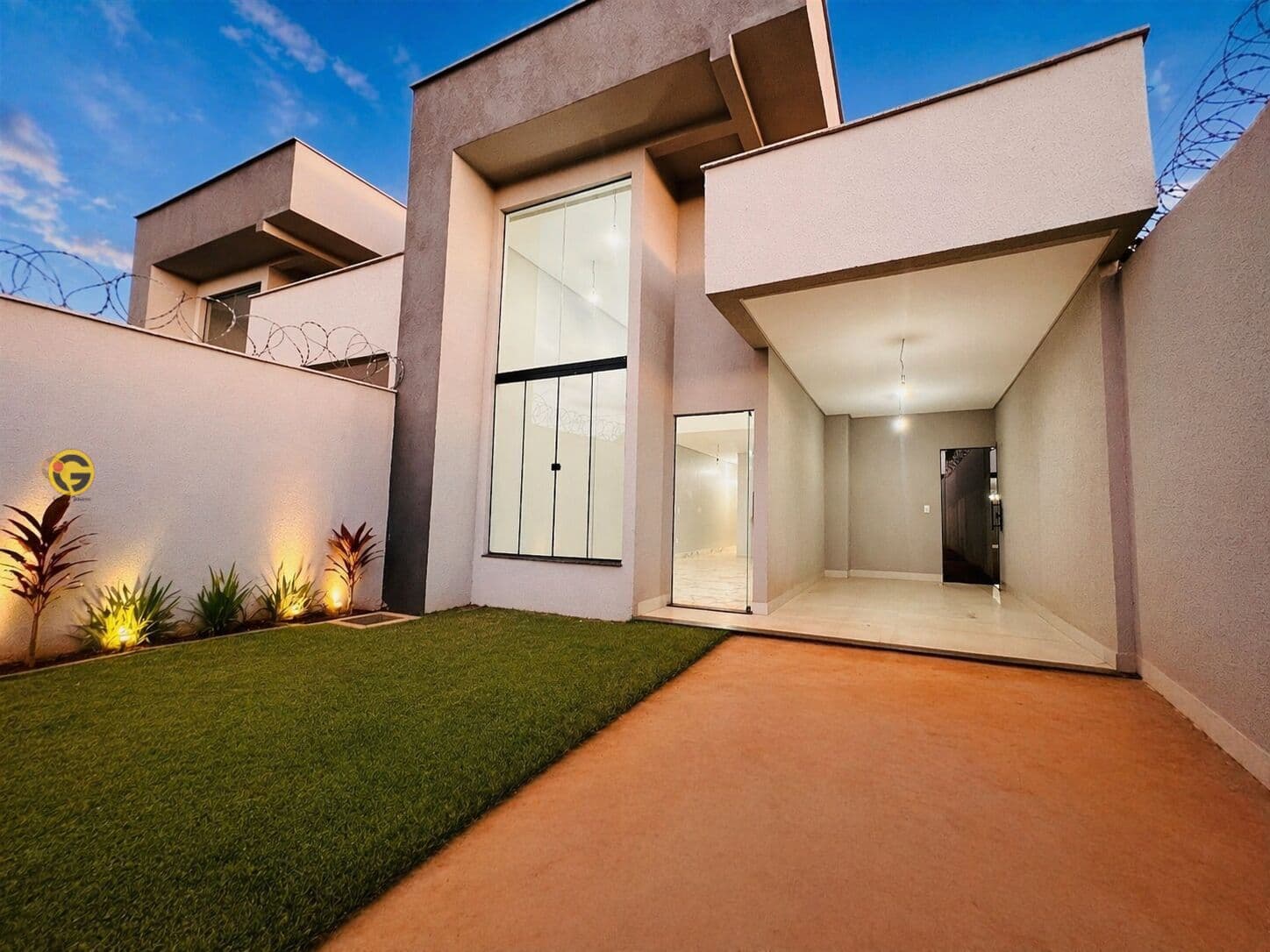 CASA MODERNA 3 QUARTOS COM SUÍTE – JARDIM BURITI SERENO- PROXIMO AO FORUM