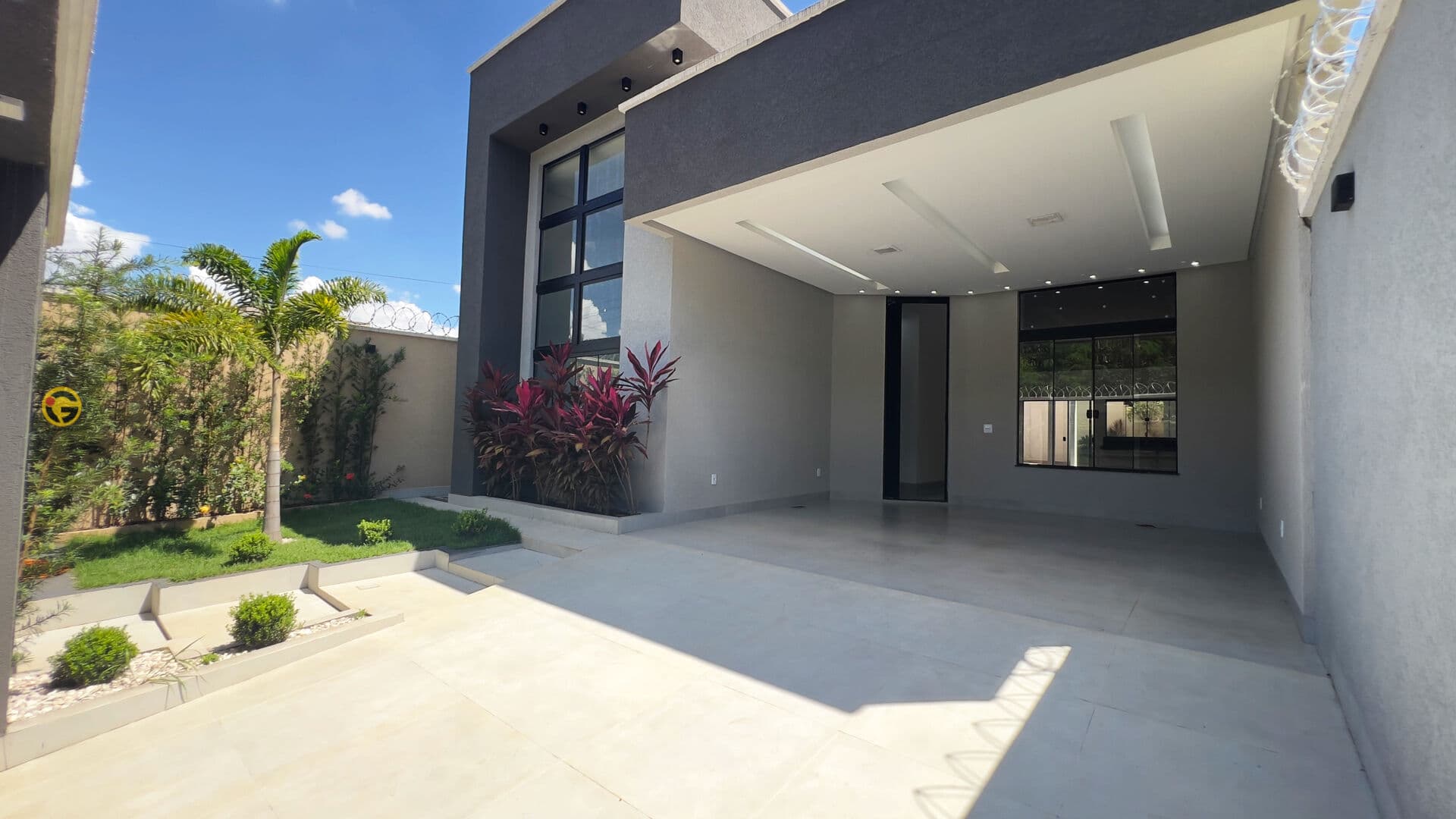 CASA NO VEREDA DOS BURITIS EM GOIÂNIA – LOTE INTEIRO 300M² COM PISCINA AQUECIDA!