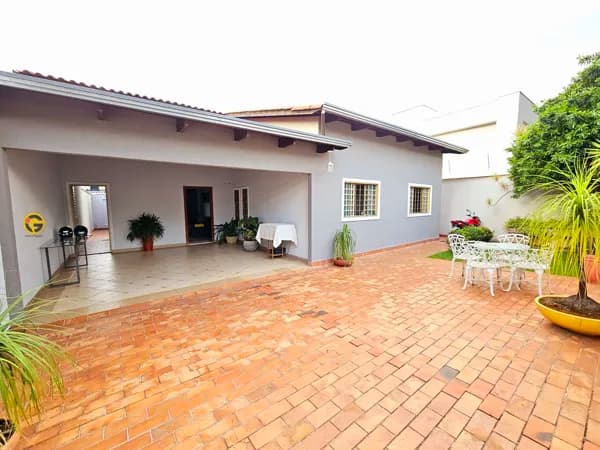 📍 Casa à Venda no Vila Brasília – Aparecida de Goiânia • 3 Quartos (1 suíte)