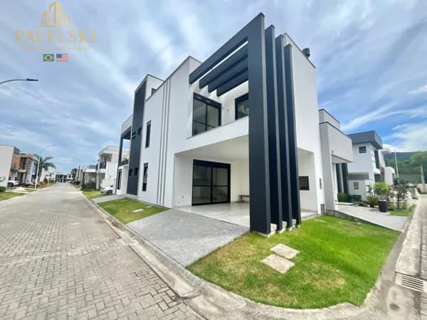 Casa de esquina de 3 dormitórios em condomínio fechado - Brisas Condomínio Clube / Deltaville