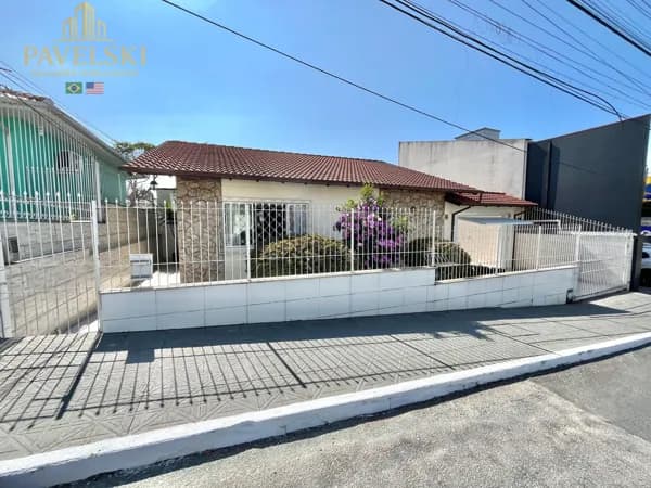 Casa 3 dormitórios - Excelente opção de moradia ou comércial