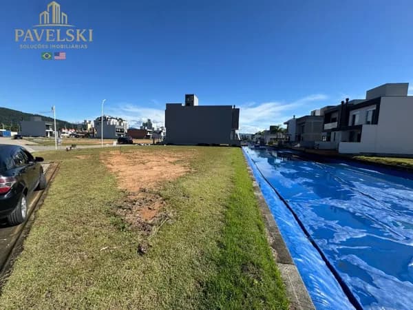 Terreno de esquina em Condomínio Blue no Deltaville