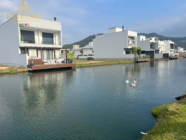 Terreno fundo lago em Condomínio fechado - Deltaville