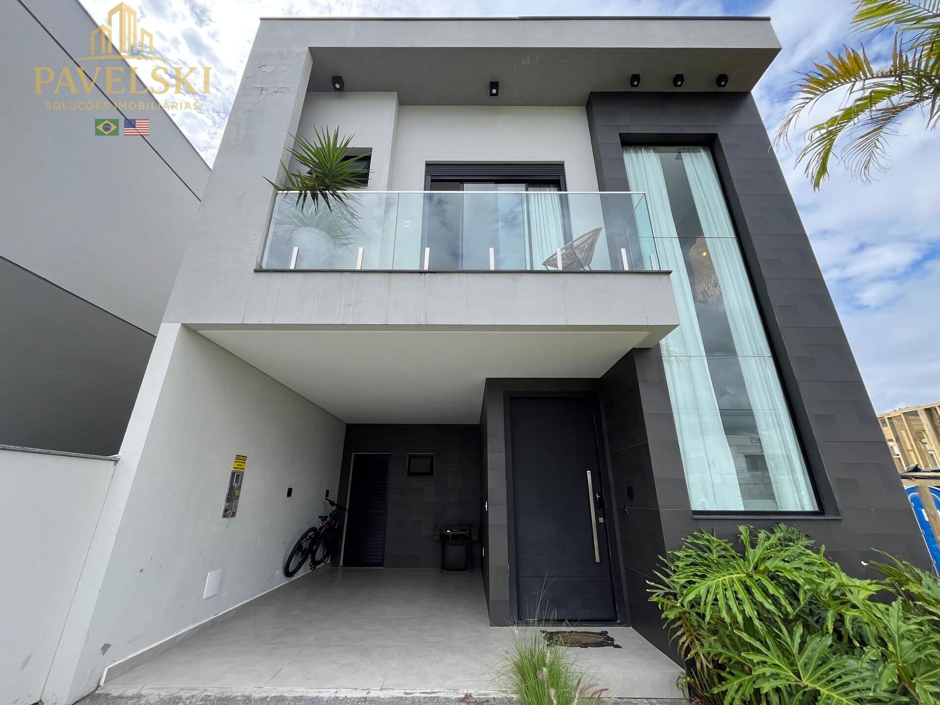 Casa de 3 dormitórios em condomínio fechado - semi mobiliada / Deltaville - Biguaçu