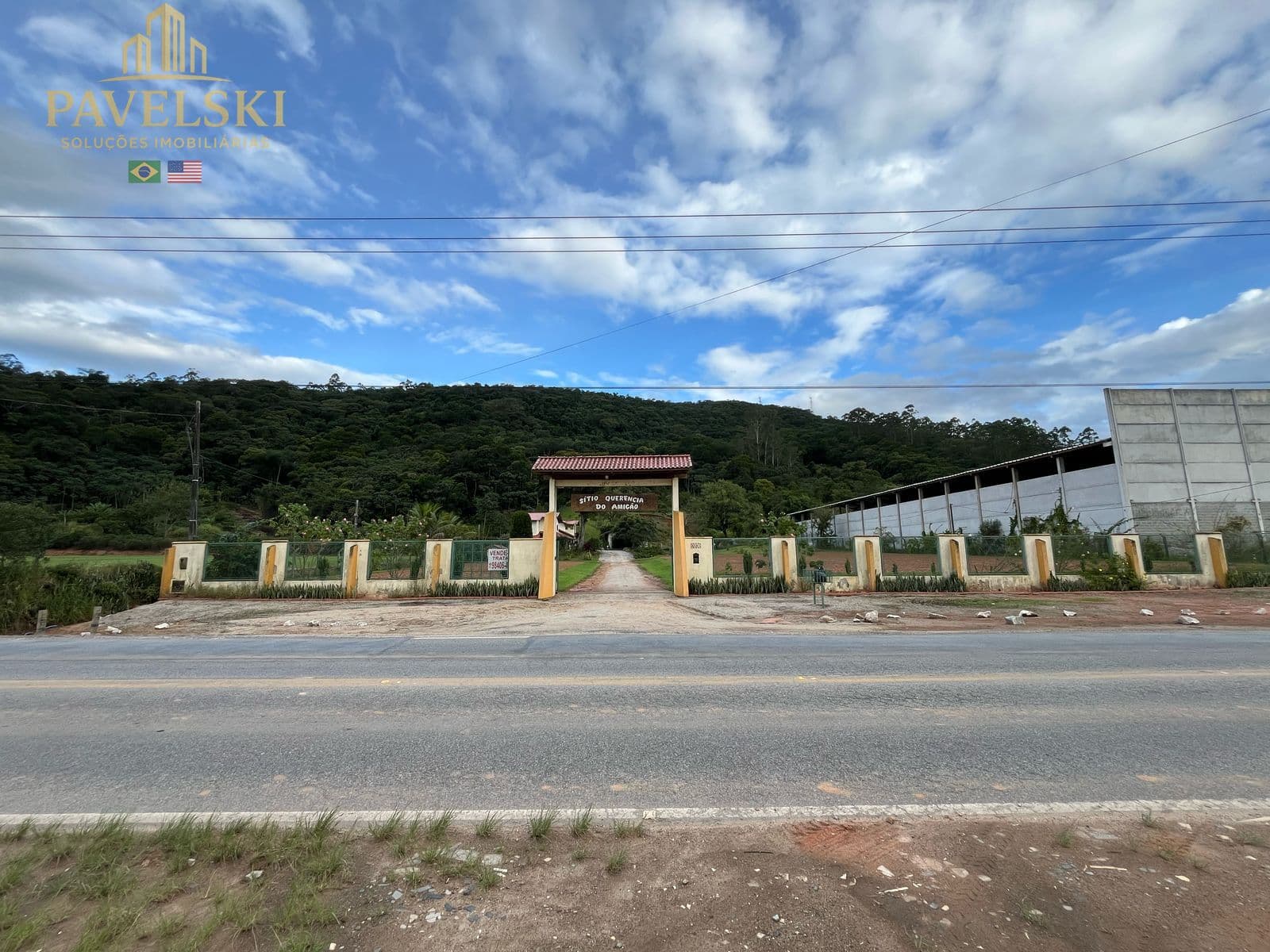 Sitio com 60.500 m² - Viabilidade para Galpões - Biguaçu
