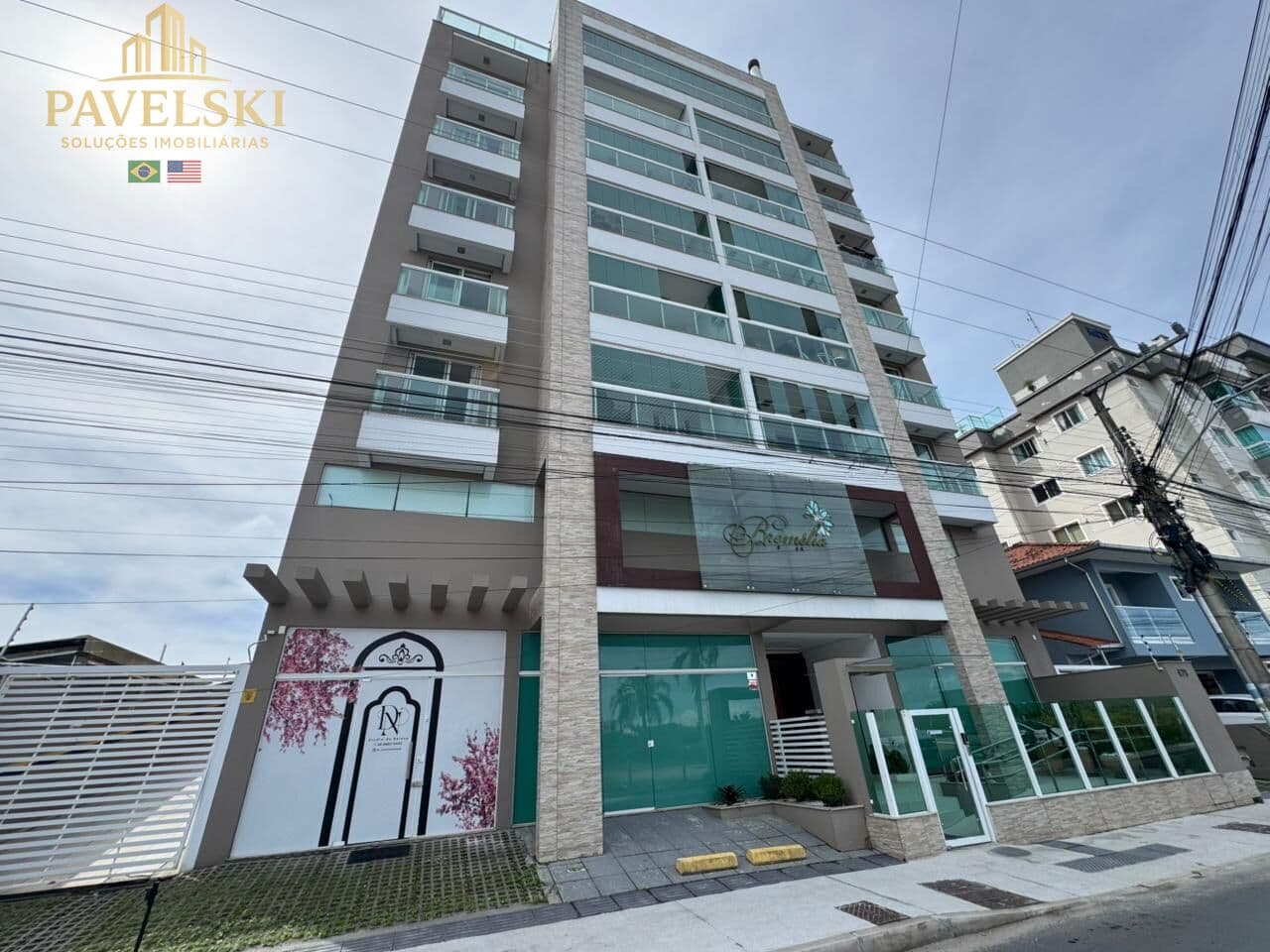 Apartamento 3 dormitórios sendo 1 suíte no centro de Biguaçu - Semi mobiliado