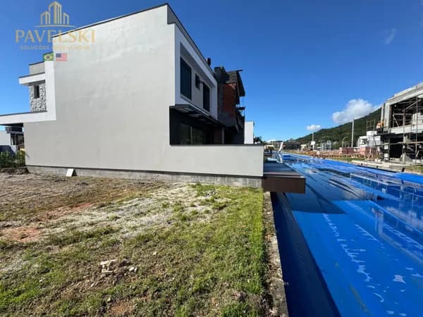 Terreno em Condomínio fechado com fundo lago