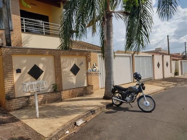 Sobrado em Mirassol - Jardim Laguna