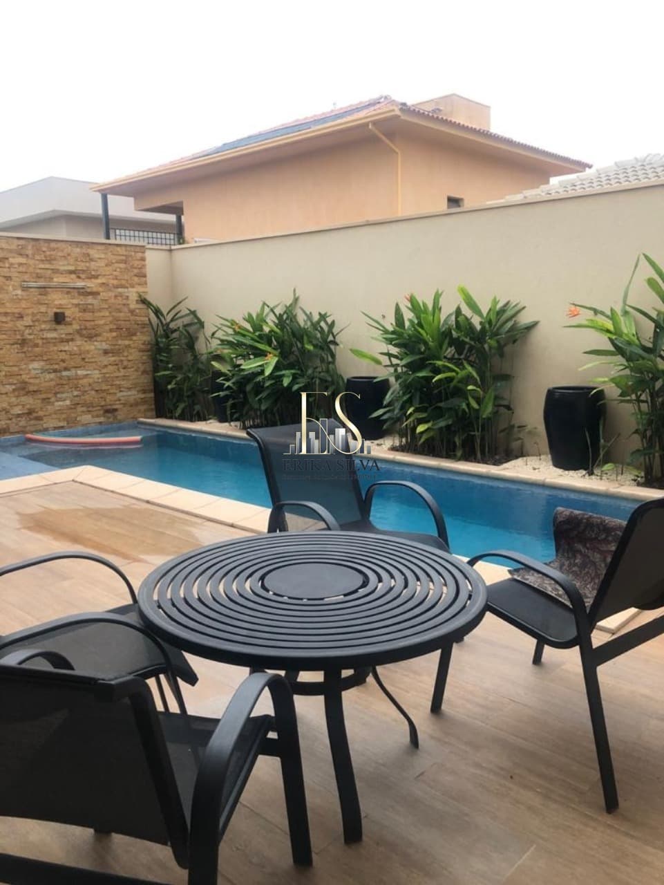 Casa de Alto Padrão no Condomínio Eco Village | 4 Suítes e 428m² ao Lado do Shopping Iguatemi