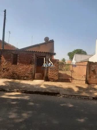 Casa em Araçatuba - Conjunto Habitacional Doutor Antônio Villela Silva