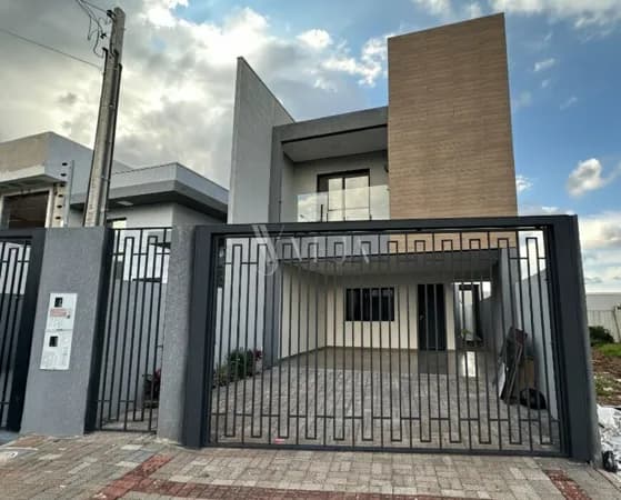 Sobrado no bairro Tropical III