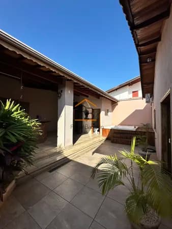 Casa em Pirassununga - Jardim Itália