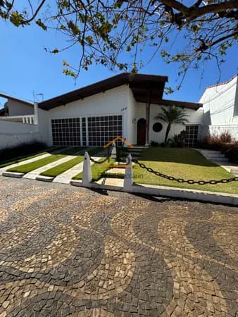 Casa em Pirassununga - Centro