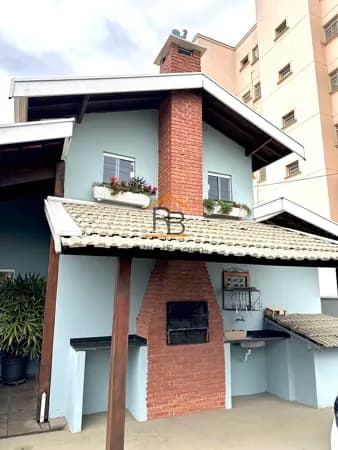 Casa em Pirassununga - Centro