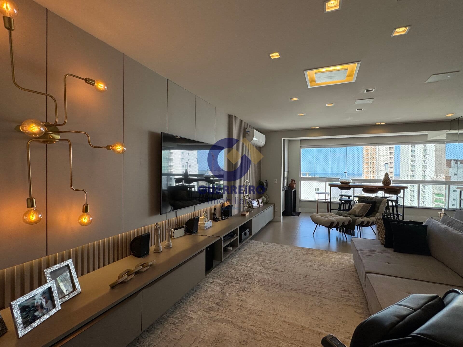 Lindo apartamento com 3 suítes pronto para morar.