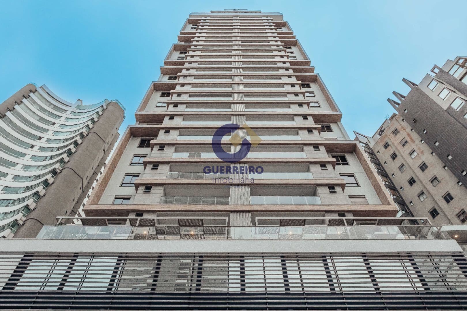 Apartamento com 3 dormitórios à venda, 134 m² por R$ 2.400.000,00 - Centro - Itajaí/SC