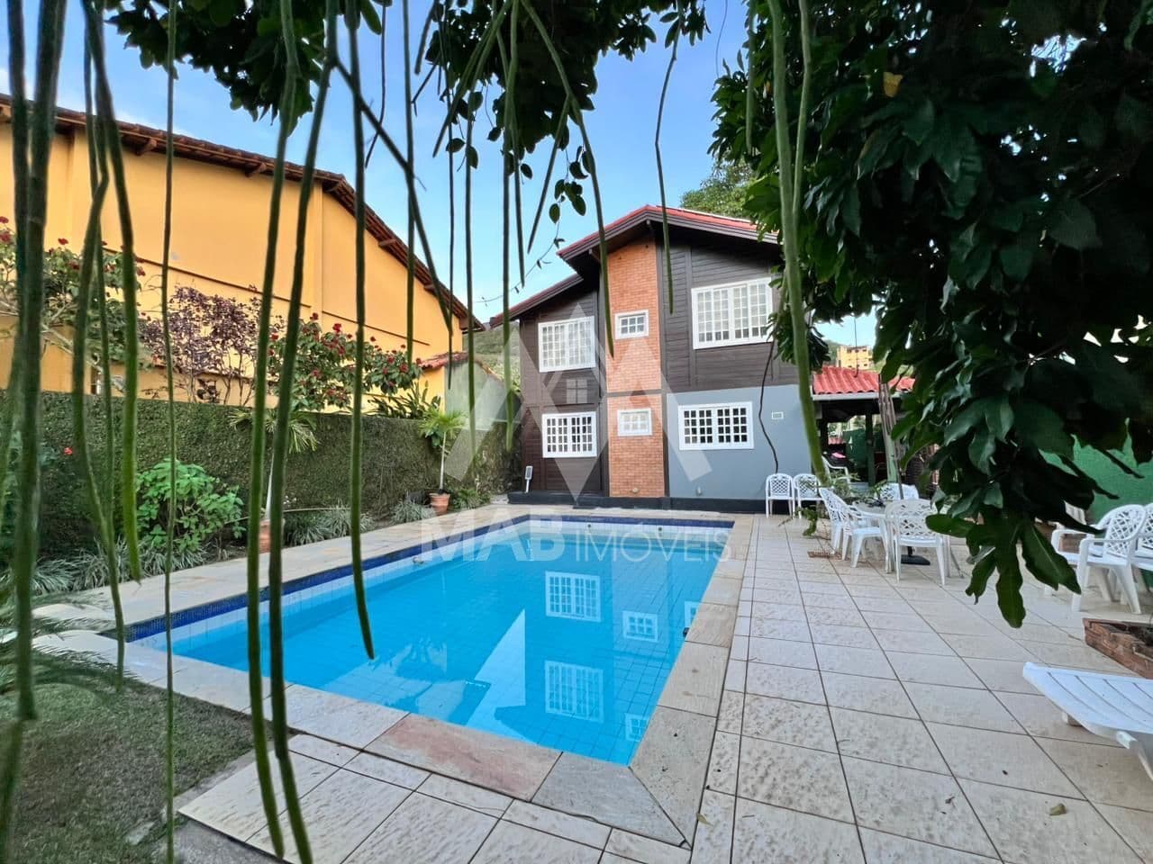 BELÍSSIMA CASA - ALTO PADRÃO