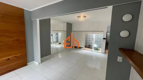 Casa em Passos - Novo Mundo
