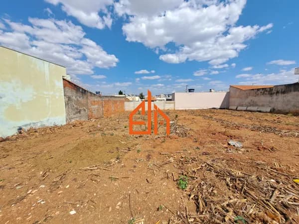 Lote/Terreno em Passos - Jardim Itália