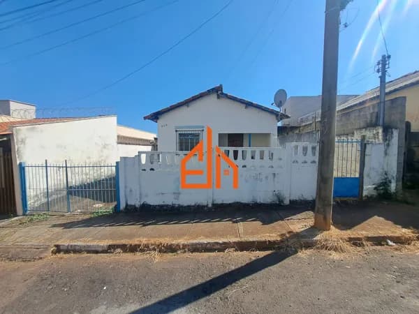 Casa em Passos - Nossa Senhora das Graças