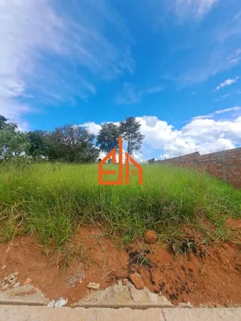 Lote/Terreno em Passos - Vila São José