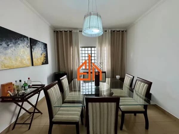 Casa em Passos - Jardim Canadá