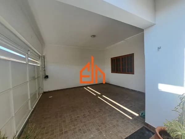 Casa em Passos - Nossa Senhora das Graças