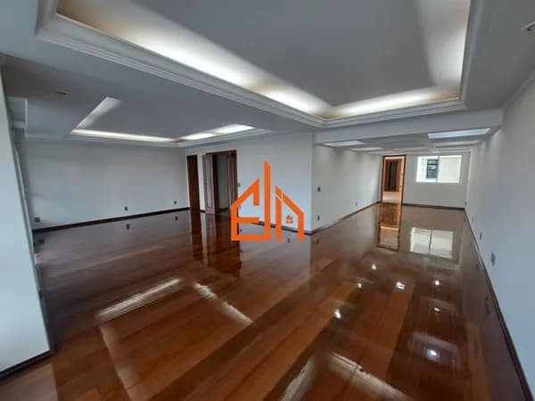 Apartamento em Passos - Centro