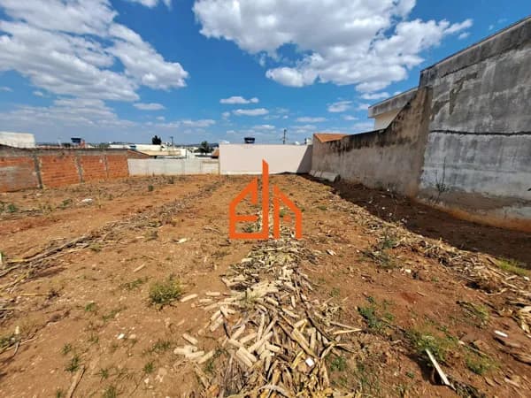 Lote/Terreno em Passos - Jardim Itália