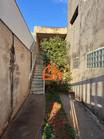 Casa em Passos - Novo Mundo