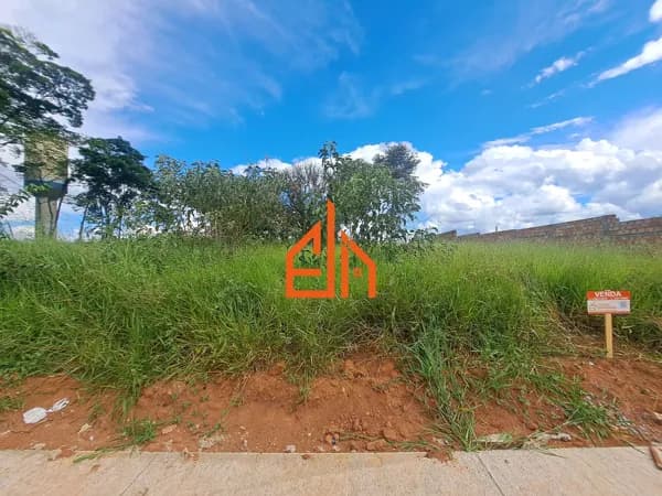 Lote/Terreno em Passos - Vila São José