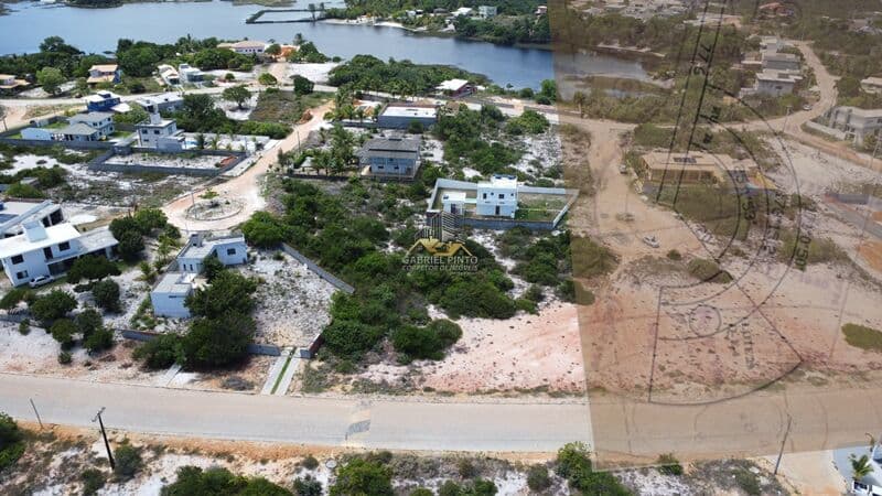 CONDOMÍNIO ÁGUAS DE SAUÍPE - Lote 865m² - TOTALMENTE PLANO - NA VIA PRINCIPAL com Duas Frentes