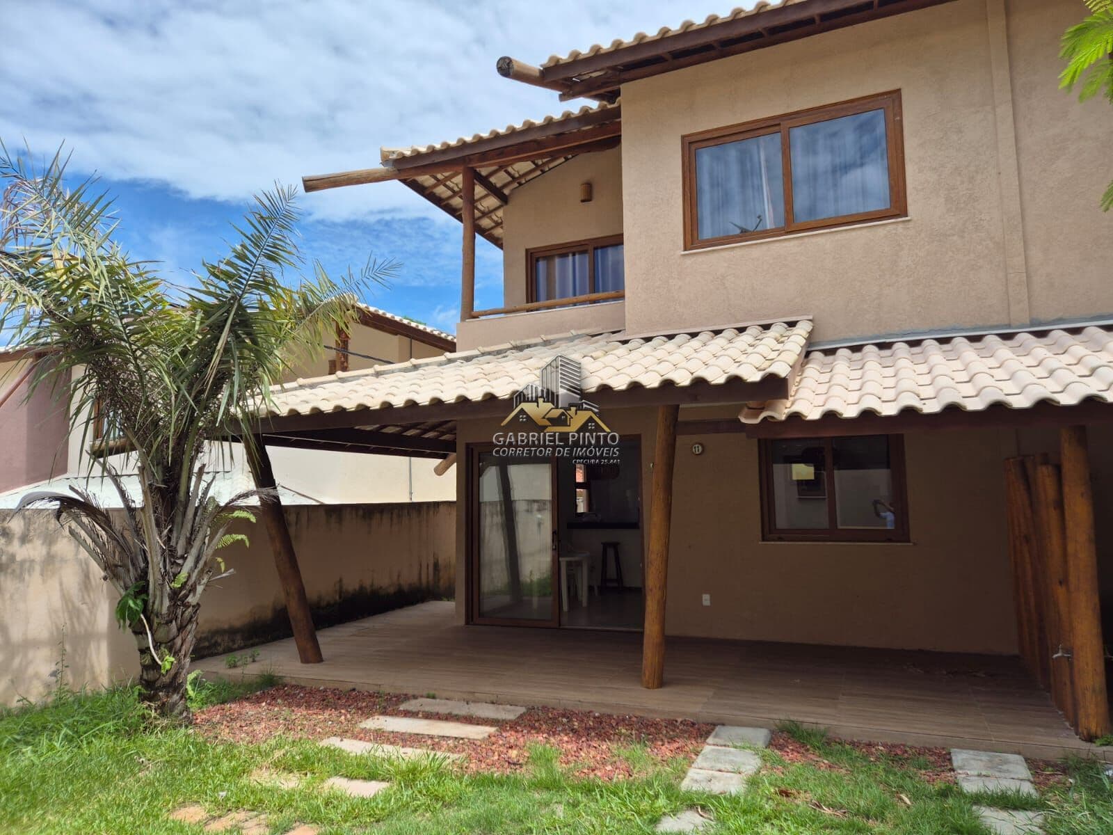 Casa DUPLEX 2/4 - 92m² (SUÍTE) - semi mobiliado - IMBASSAÍ