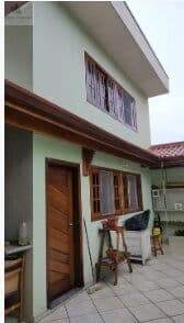 Casa tipo sobrado