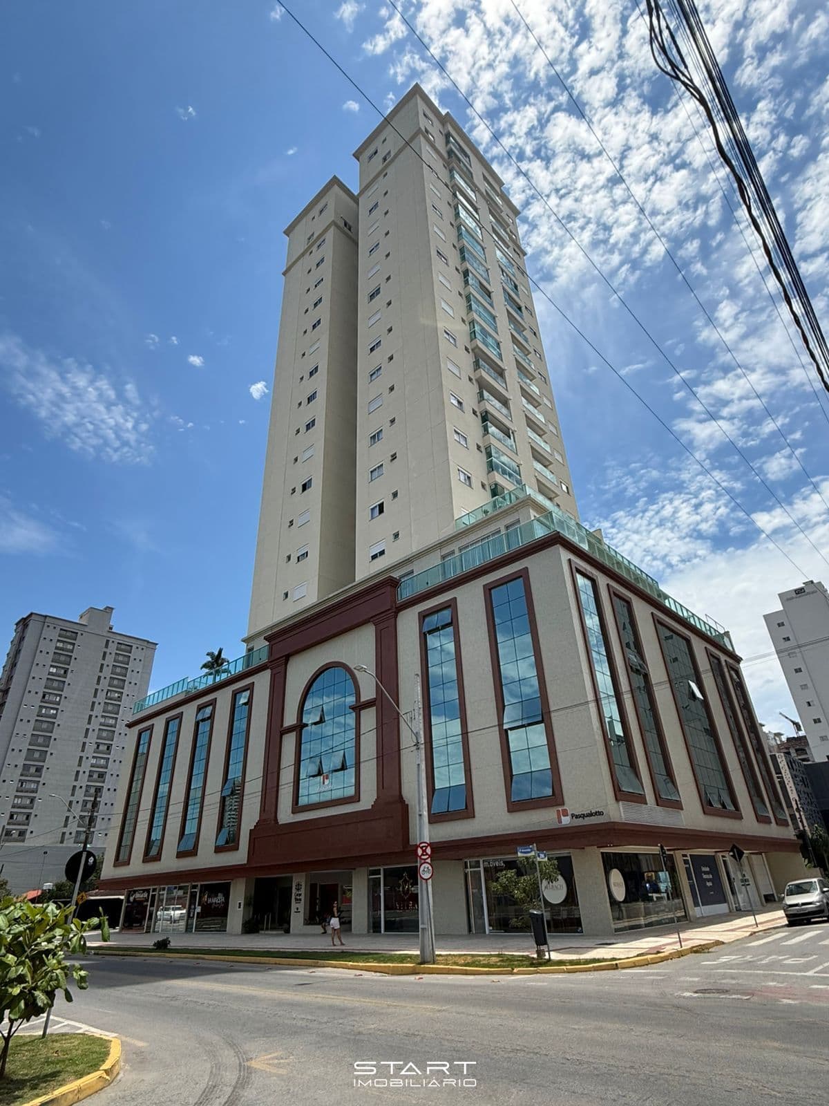 Carpe Diem Residence - Apartamento em Meia Praia, Itapema/SC